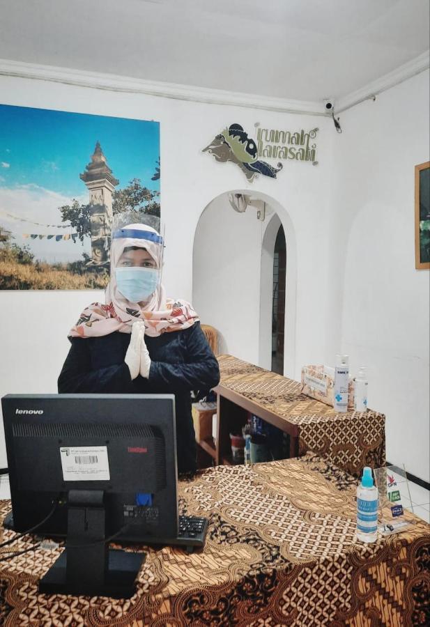 Rumah Larasati Malang Luaran gambar